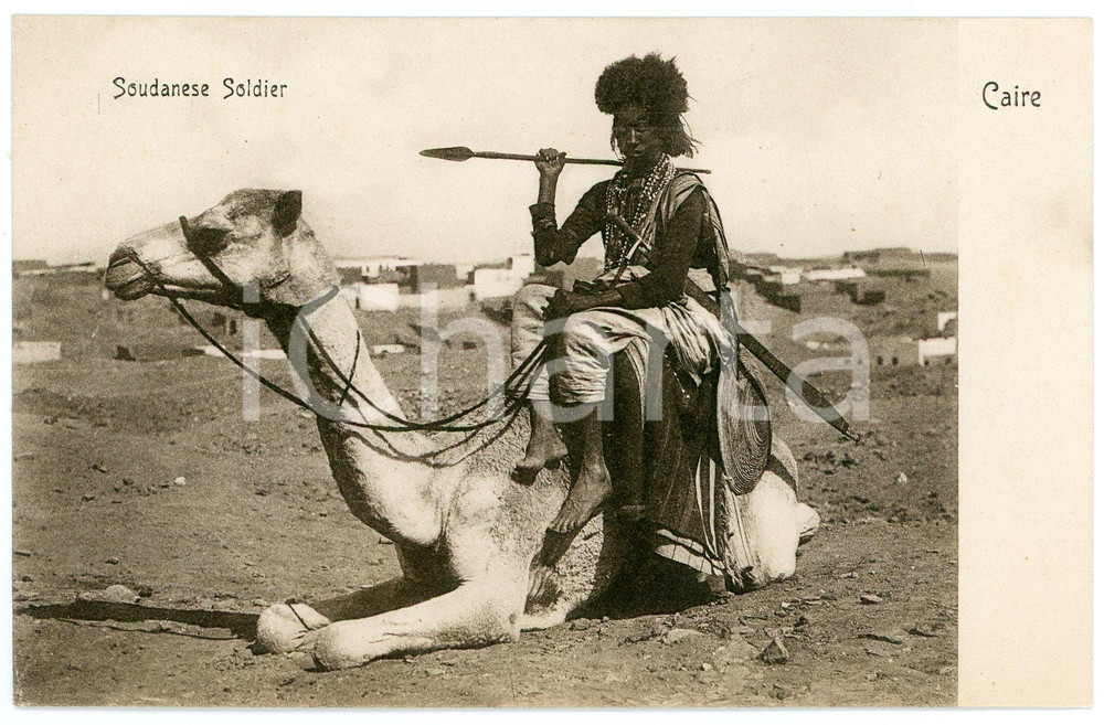 1910 ca COSTUMES EGYPTE LE CAIRE Soudanese Soldier - Carte postale  Cartolina postale d'epoca, non viaggiata.CONDIZIONI: GFORMATO: FP    originale e autentica 1