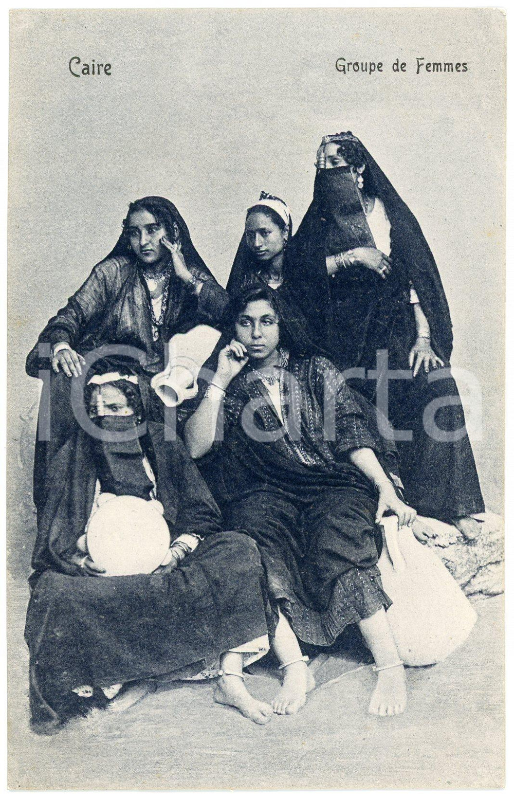 1920 ca LE CAIRE (EGYPTE) Groupe de femmes - ETHNIC Postcard  Cartolina postale d'epoca, non viaggiata.CONDIZIONI: G FORMATO: FP    originale e autentica 1