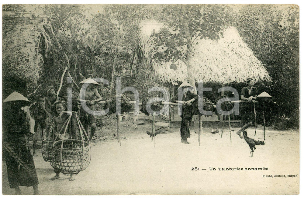 1905 ca SAIGON (VIETNAM) Un teinturier annamite - Postcard INDOCHINE FRANÇAISE Cartolina postale d'epoca, non viaggiata.CONDIZIONI: GFORMATO: FP    originale e autentica 1