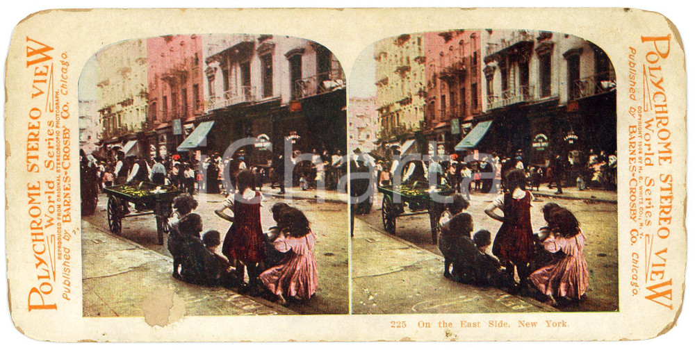 1905 NEW YORK (USA) On the East Side - Coloured ANIMATED Stereoview 225 Fotografia stereoscopica d'epoca, su cartoncino.EDITORE: Barnes-Crosby, ChicagoFORMATO: 18x9 cmCONDIZIONI: P (abrasione centrale e rosure ai margini)    originale e autentica 1