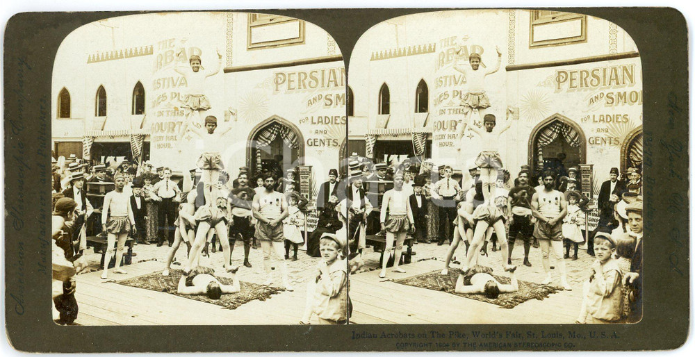 1904 ST. LOUIS (USA) Indian Acrobats on the Pike - RARE Stereoview AMERICAN Fotografia stereoscopica d'epoca, su cartoncino rigido.EDITORE: American Stereoscopic CompanyFORMATO: 18x9 cmCONDIZIONI: G     originale e autentica 1