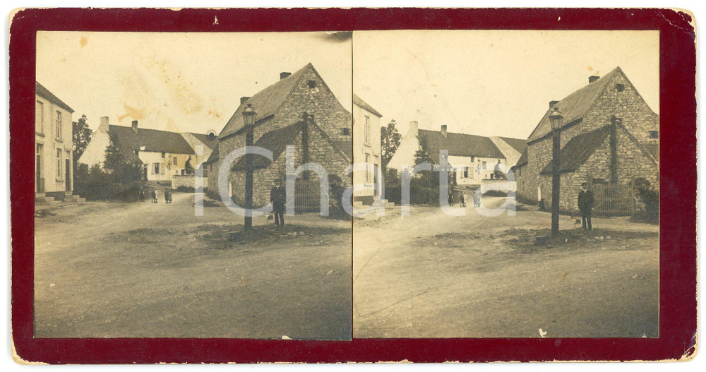 1905 ca ENGLAND View of a village - ANIMATED Old Stereoview Fotografia stereoscopica d'epoca, su cartoncino rigido.FORMATO: 18x9 cmCONDIZIONI: F (piccole abrasioni marginali e al verso)    originale e autentica 1