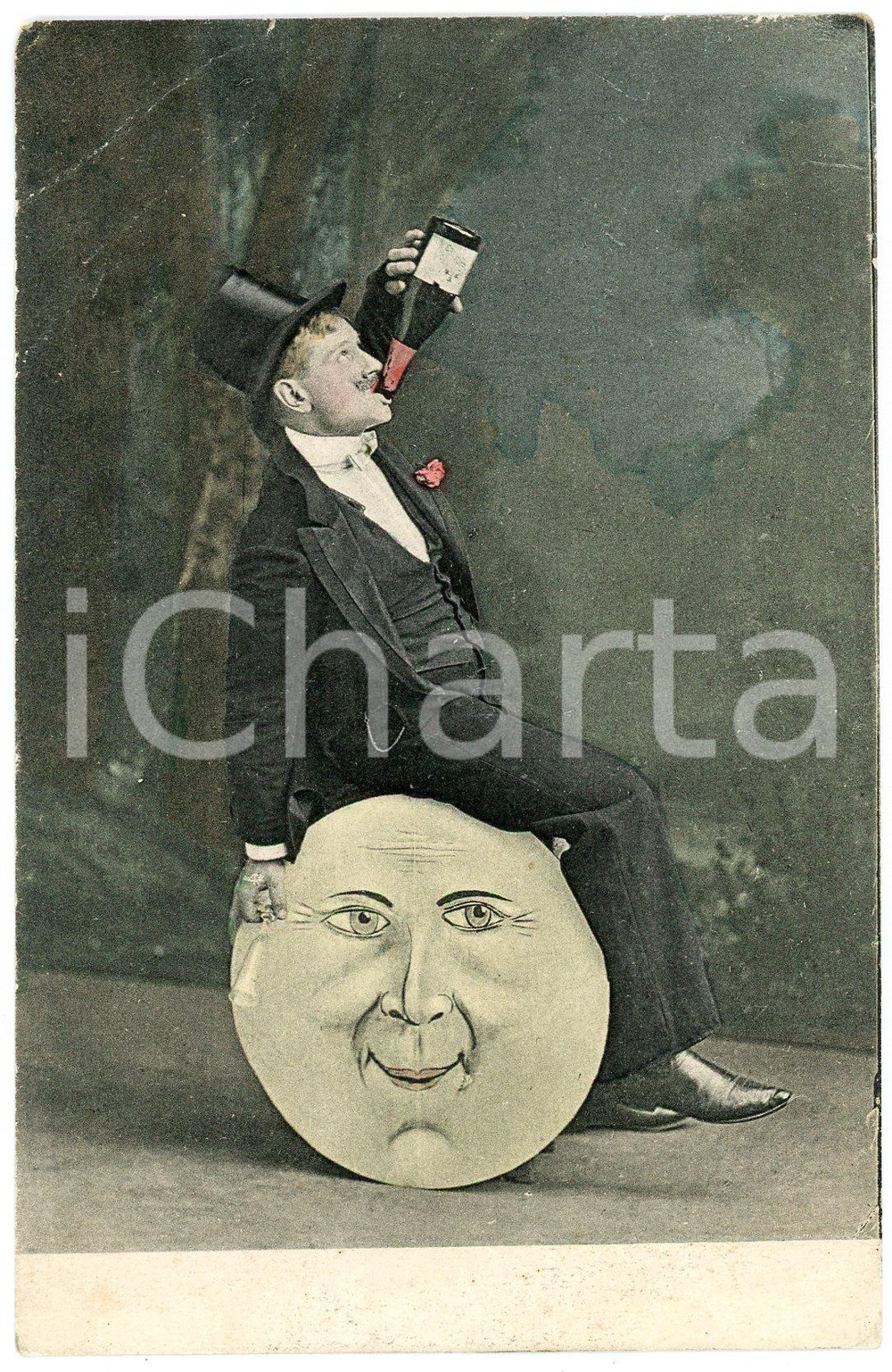 1908 BELLE EPOQUE Elegant man drinking champagne sitting on a moon - Postcard  Cartolina postale d'epoca, viaggiata.CONDIZIONI: POOR (ampia piegatura all'angolo superiore sinistro)FORMATO: FP    originale e autentica 1