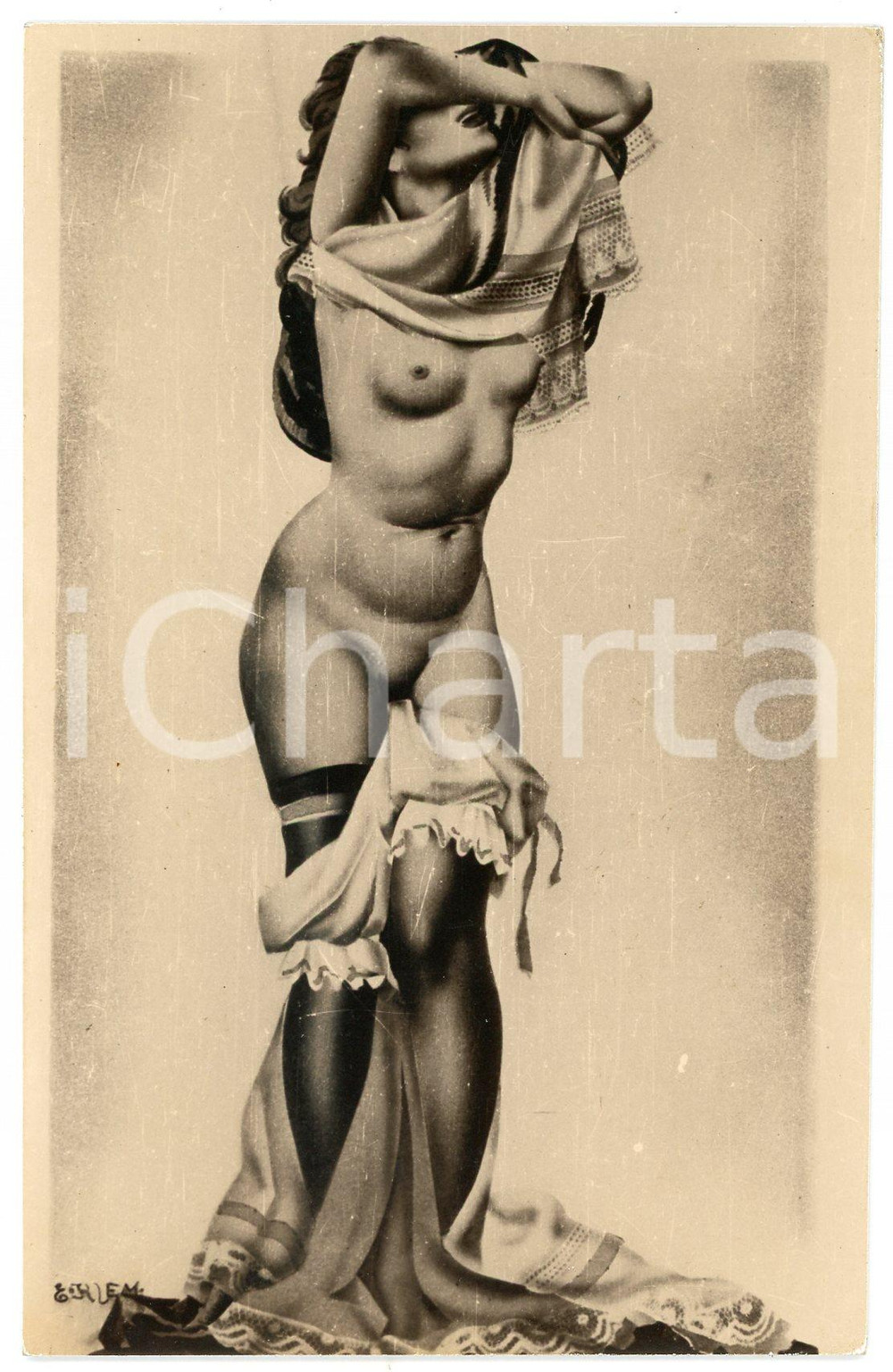 1930 ca VINTAGE EROTIC Artist E.KLEM Woman undressing - Postcard risque  Cartolina postale d'epoca, non viaggiata.CONDIZIONI: GFORMATO: FPEDITORE: PC Paris    originale e autentica 1