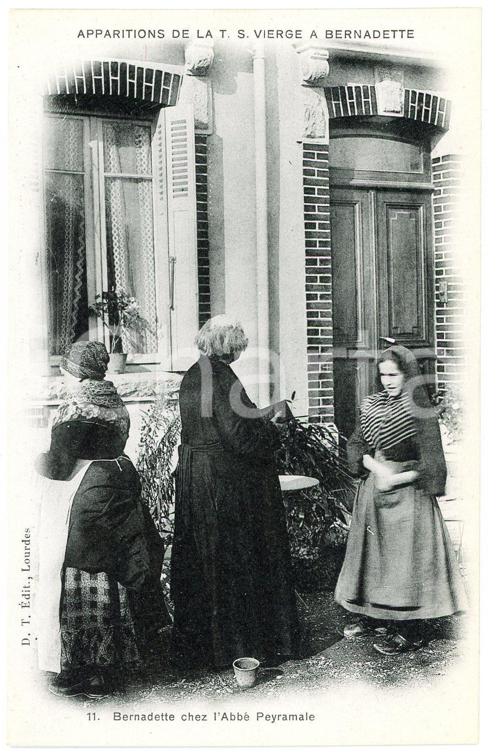 1905ca LOURDES Apparition de la T.S. Vierge - Abbé PEYRAMALE Bernadette POSTCARD Cartolina postale, non viaggiata. FAIR/discreto Lievi smussature agli angoli Formato: FP originale e autentica 1