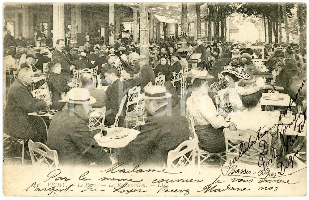 1903 VICHY (FRANCE) Le parc - La Restauration - Animated vintage postcard  Cartolina postale d'epoca, viaggiata.CONDIZIONI: P (piegature angolari al lato inferiore)FORMATO: FP    originale e autentica 1