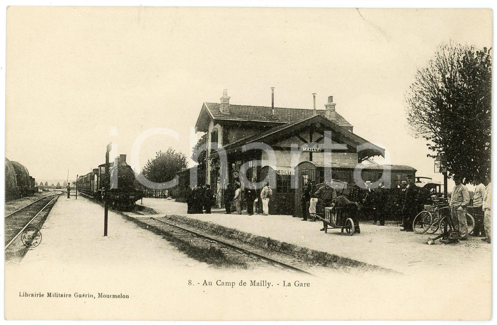 1900 ca FRANCE Au camp de MAILLY La gare - Carte postale FP NV  Cartolina postale d'epoca, non viaggiata.CONDIZIONI: POOR (profonda piegatura al margine superiore)FORMATO: FP    originale e autentica 1