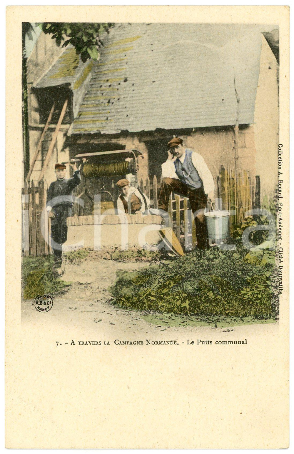 1900 ca FRANCE Campagne Normande - Le Puits Communal - Carte postale ANIMEE  Cartolina postale d'epoca, non viaggiata.CONDIZIONI: GFORMATO: FP    originale e autentica 1