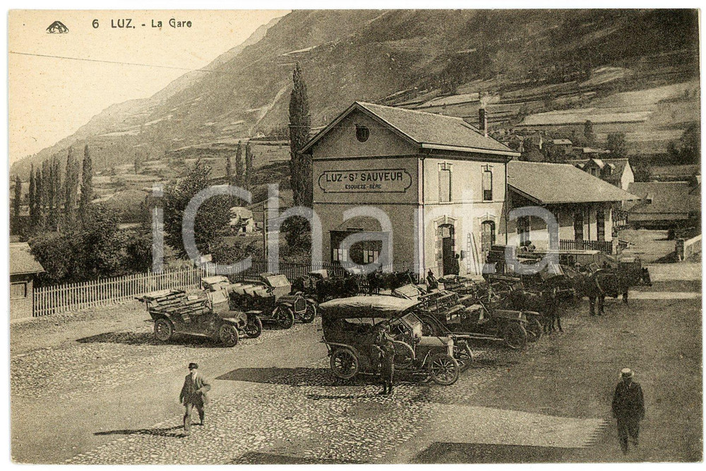 1910 ca LUZ-SAINT SAUVEUR (FRANCE) La Gare - Animated postcard cars  Cartolina postale d'epoca, non viaggiata.CONDIZIONI: GFORMATO: FP    originale e autentica 1