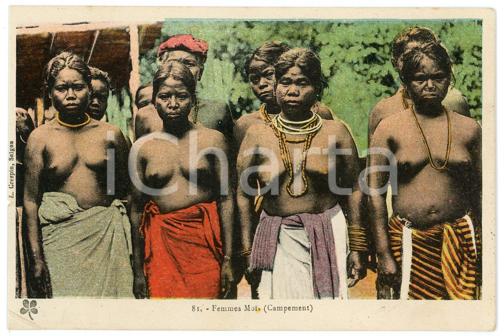1930 ca VIETNAM - COCHINCHINE Femmes MOÏ - ETHNIC NUDE Postcard FP NV  Cartolina postale d'epoca, non viaggiata.CONDIZIONI: POOR (piegatura all'angolo inferiore sinistro, lieve mancanza al margine sinistro)FORMATO: FPEDITORE: L. Crespin, Saigon    originale e autentica 1