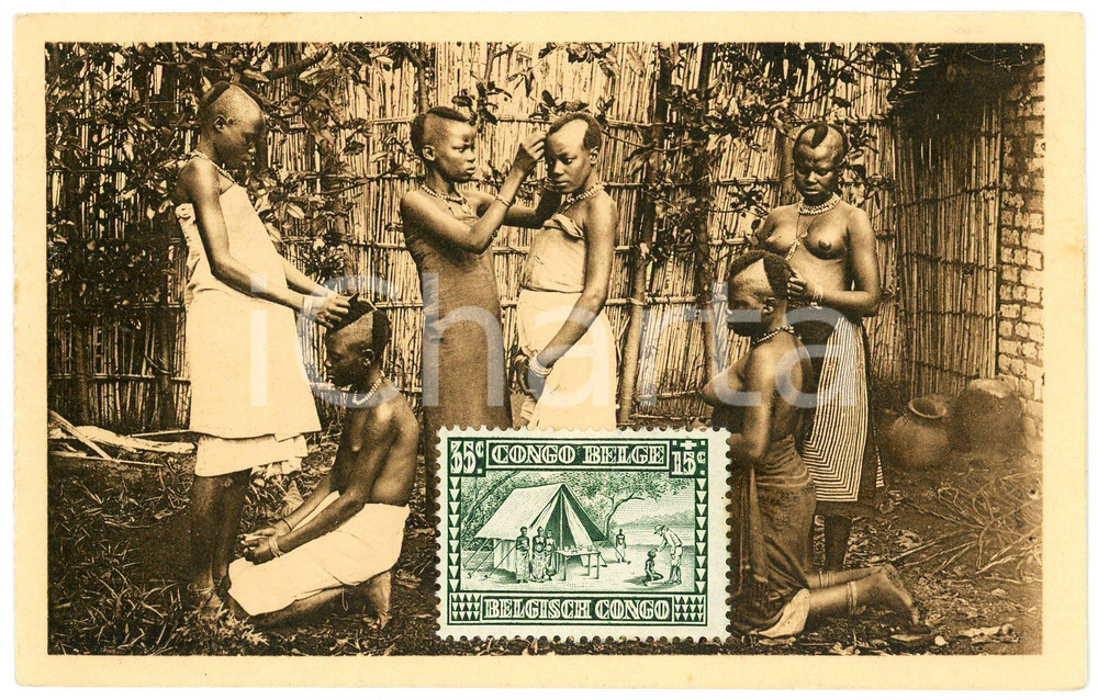 1920 ca RUANDA - AFRIQUE Salon de coiffure NU ETHNIQUE Carte postale FP NV  Cartolina postale d'epoca, non viaggiata ma con testo manoscritto al verso e affrancatura non annullata.CONDIZIONI: GFORMATO: FP    originale e autentica 1