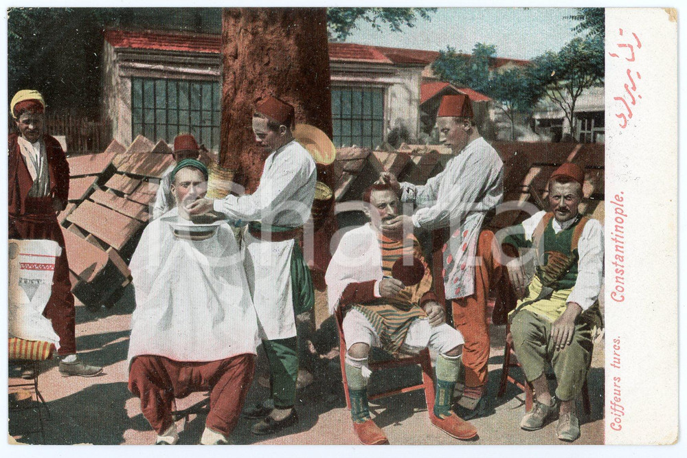 1930 ca CONSTANTINOPLE (TURQUIE) Coiffeurs turcs - Carte postale FP NV  Cartolina postale d'epoca, non viaggiata ma con nota manoscritta al verso.CONDIZIONI: FAIR (smussature agli angoli e macchie al verso)FORMATO: FP    originale e autentica 1