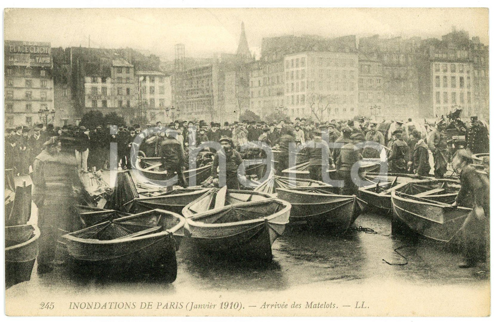 1910 CRUE DE LA SEINE Arrivée des Matelots - Carte postale FP NV  Cartolina postale d'epoca, non viaggiata.CONDIZIONI: FAIRFORMATO: FP    originale e autentica 1