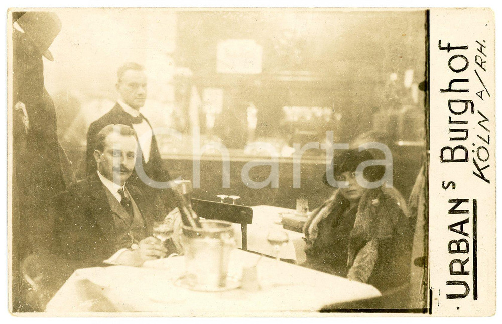 1930 ca KOLN (GERMANY) Urbans Burghof -  At the restaurant *Photo postcard  Fotocartolina postale d'epoca, non viaggiata.CONDIZIONI: GFORMATO: FP    originale e autentica 1