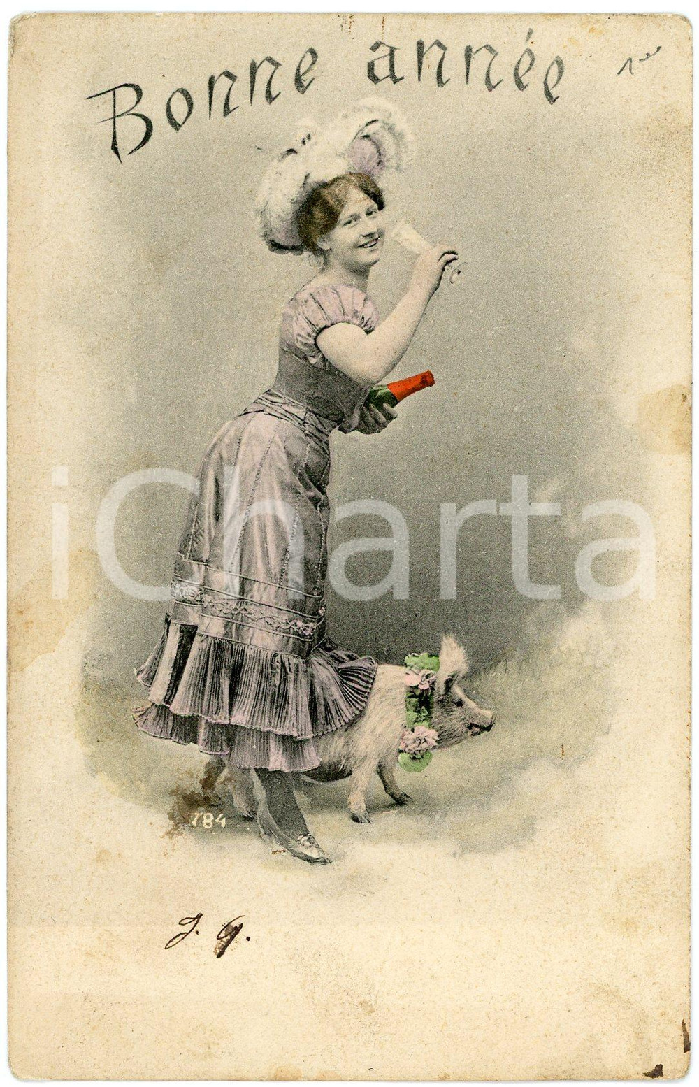 1906 - BONNE ANNÉE - Woman drinking with pig - French vintage postcard  Cartolina postale d'epoca, viaggiata.CONDIZIONI: P (lievi piegature angolari e macchie diffuse)FORMATO: FP    originale e autentica 1