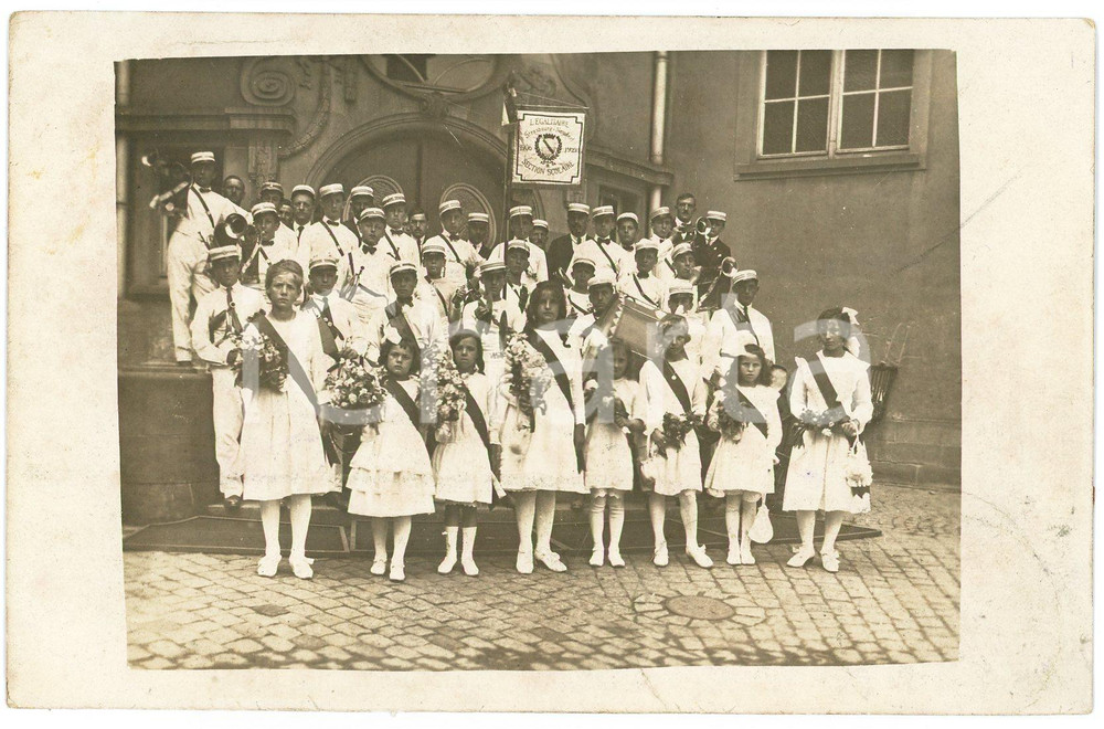 1923 STRASBOURG - FRANCE L'Egalitaire - Section scolaire - Carte postale FP VG Fotografia d'epoca in formato cartolina postale, viaggiata.  FAIR/discreto Lievi smussature agli angoli, lievi bruniture Formato: FP originale e autentica 1