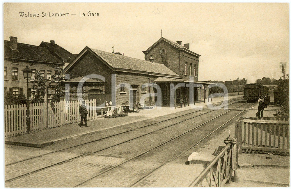 1910 ca WOLUWE-SAINT-PIERRE - BELGIQUE La gare - Carte postale FP NV  Cartolina postale d'epoca, non viaggiata. FAIR/discreto Lievi smussature agli angoli Formato: FP originale e autentica 1