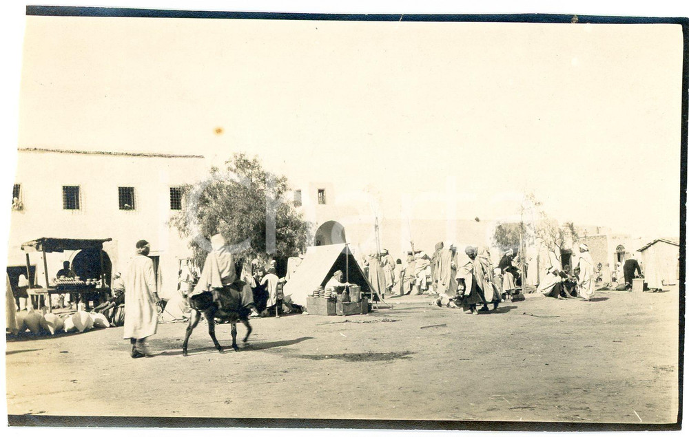 1920 ca BISKRA (ALGERIA) COSTUMI - Mercato tradizionale (5) - Foto 14x9 cm  Fotografia d'epoca. GOOD/buono margine sinistro rifilato Formato: 14x9 cm originale e autentica 1
