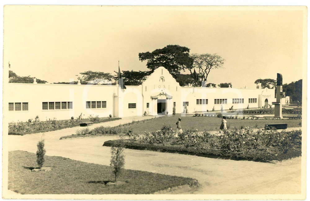 1931 CONGO Elisabethville World Fair - Pavilion Fermes Coloniales *Photo GABRIEL Fotografia originale d'epoca, in formato cartolina postale, con didascalia manoscritta al verso.FOTOGRAFO: L&eacute;opold Gabriel - Elisabethville  GOOD/buono  Formato: 14x9 cm originale e autentica 1