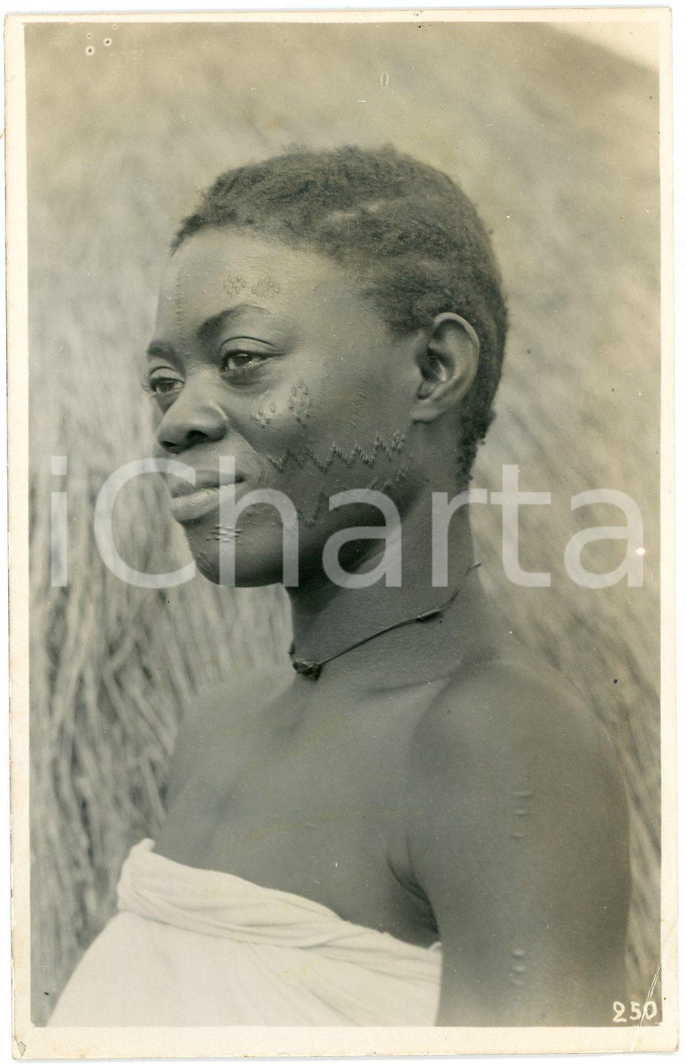 Fotografia d epoca originale 1930 ca CONGO BELGE Coiffure de femme  Scarification Photo L. GABRIEL 250 1 1