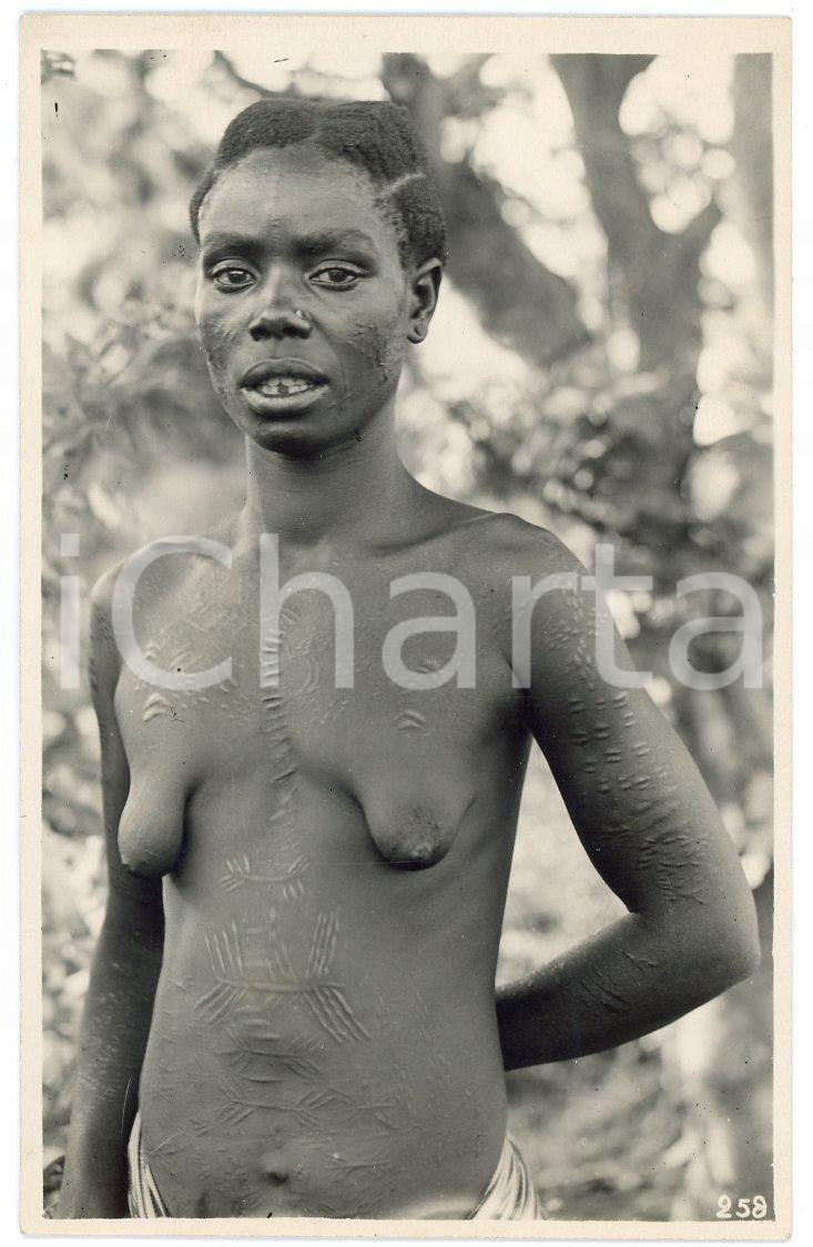 Fotografia d epoca originale 1930 ca CONGO BELGE Portrait de femme  Scarification Photo LÃ©opold GABRIEL 258 1