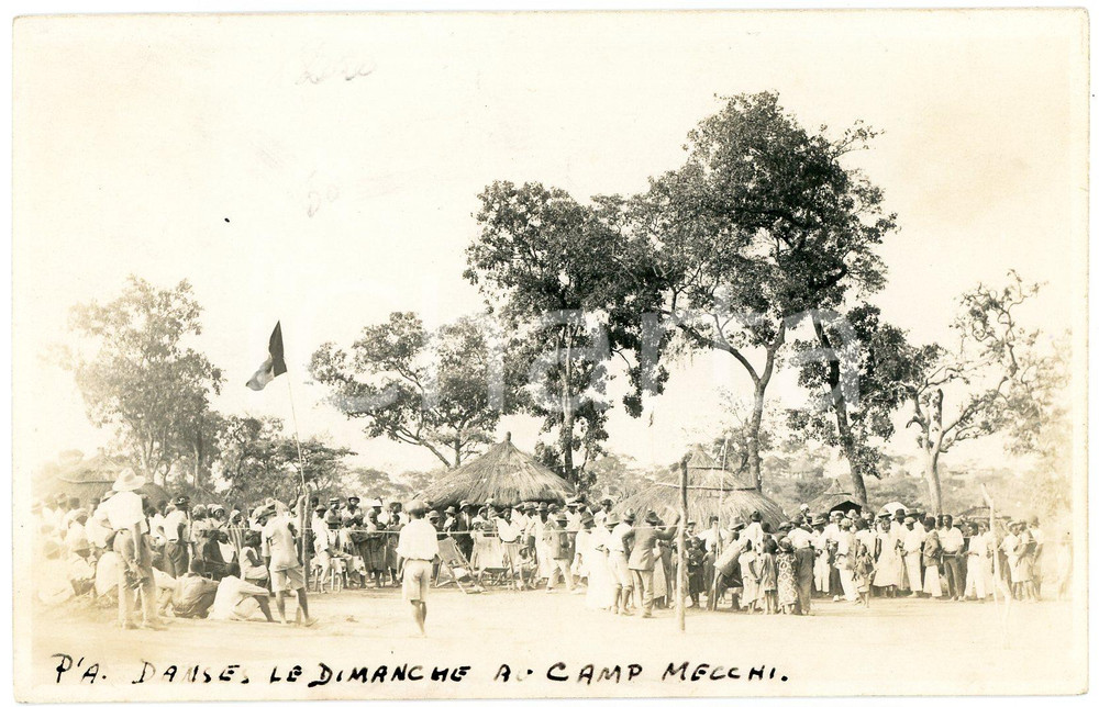 1930 ca CONGO BELGE KATANGA - CHITURU - Danses le dimanche - Photo L. GABRIEL 15 Fotografia originale d'epoca, in formato cartolina postale.Viaggiata, timbro al verso "E. Danvoye". FOTOGRAFO: L&eacute;opold Gabriel - Panda - Katanga  GOOD/buono  Formato: 14x9 cm originale e autentica 1