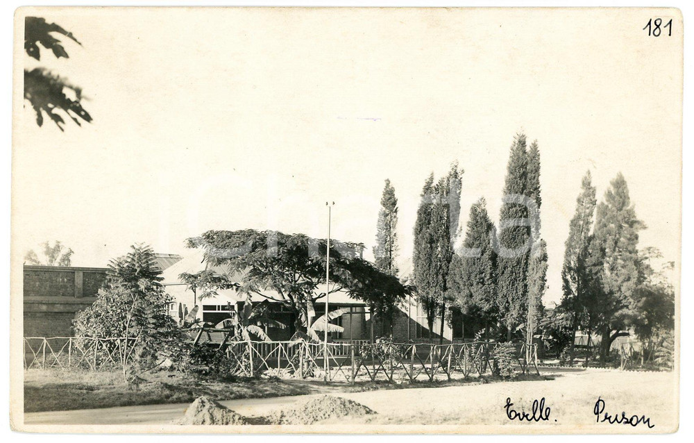 1930 ca CONGO BELGE - ELISABETHVILLE - Prison - Photo L. GABRIEL 180 Fotografia originale d'epoca, con timbro del fotografo al verso.FOTOGRAFO: L&eacute;opold Gabriel - Panda - Katanga  GOOD/buono  Formato: 14x9 cm originale e autentica 1