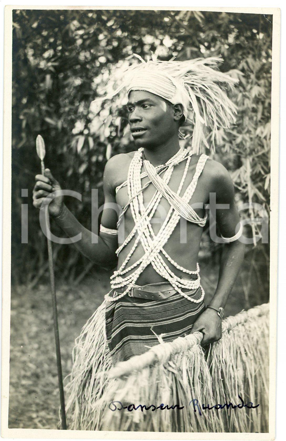 1930 CONGO Danseur indigène pour les Fêtes du Centenaire *Photo L. GABRIEL 708 Fotografia originale d'epoca, con timbro del fotografo al verso.FOTOGRAFO: L&eacute;opold Gabriel - Elisabethville GOOD/buono  Formato: 9x14 cm originale e autentica 1