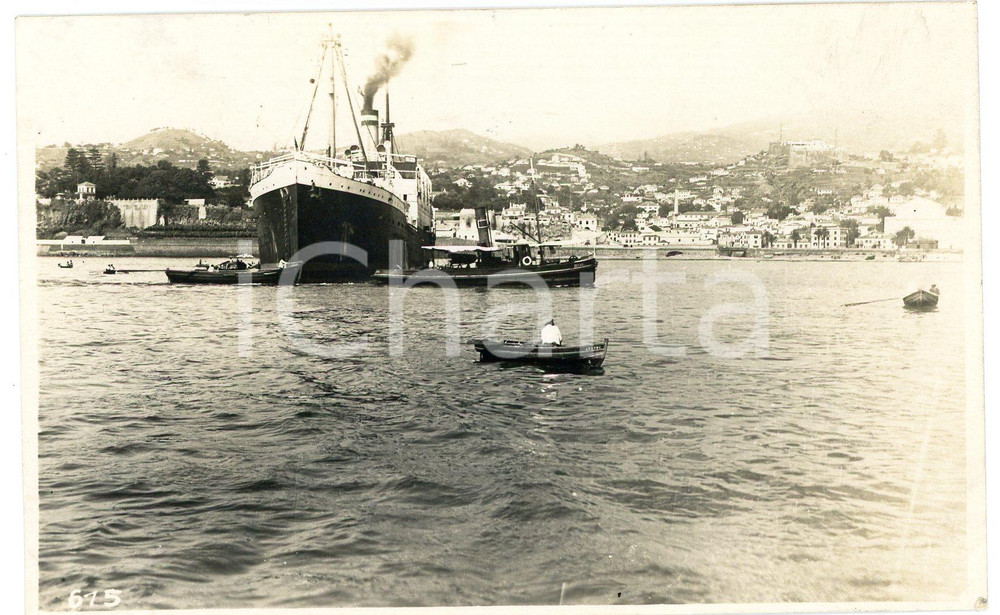 1930 ca SOUTHAMPTON (UK) Nave in porto con rimorchiatori *Foto L. GABRIEL 615 Fotografia originale d'epoca, in formato cartolina postale.FOTOGRAFO: L&eacute;opold Gabriel  GOOD/buono  Formato: 14x9 cm originale e autentica 1