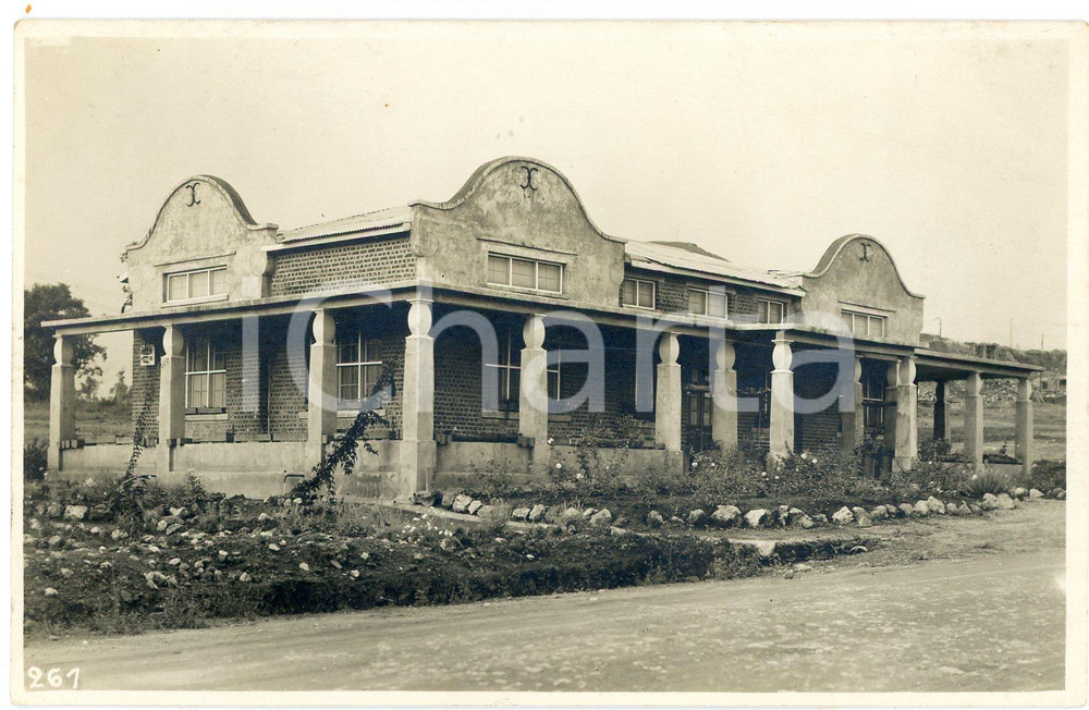 1930 ca CONGO BELGE - KATANGA - PANDA Edifice colonial - Photo L. GABRIEL 261 Fotografia originale d'epoca, con timbro del fotografo al verso.FOTOGRAFO: L&eacute;opold Gabriel - Panda - Katanga  GOOD/buono  Formato: 14x9 cm originale e autentica 1
