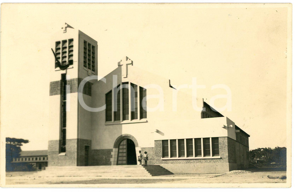 1931 ELISABETHVILLE (CONGO BELGE) Eglise pour indigènes - Photo L. GABRIEL 295 Fotografia originale d'epoca, con didascalia manoscritta al verso.FOTOGRAFO: L&eacute;opold Gabriel - Panda - Katanga  GOOD/buono  Formato: 14x9 cm originale e autentica 1