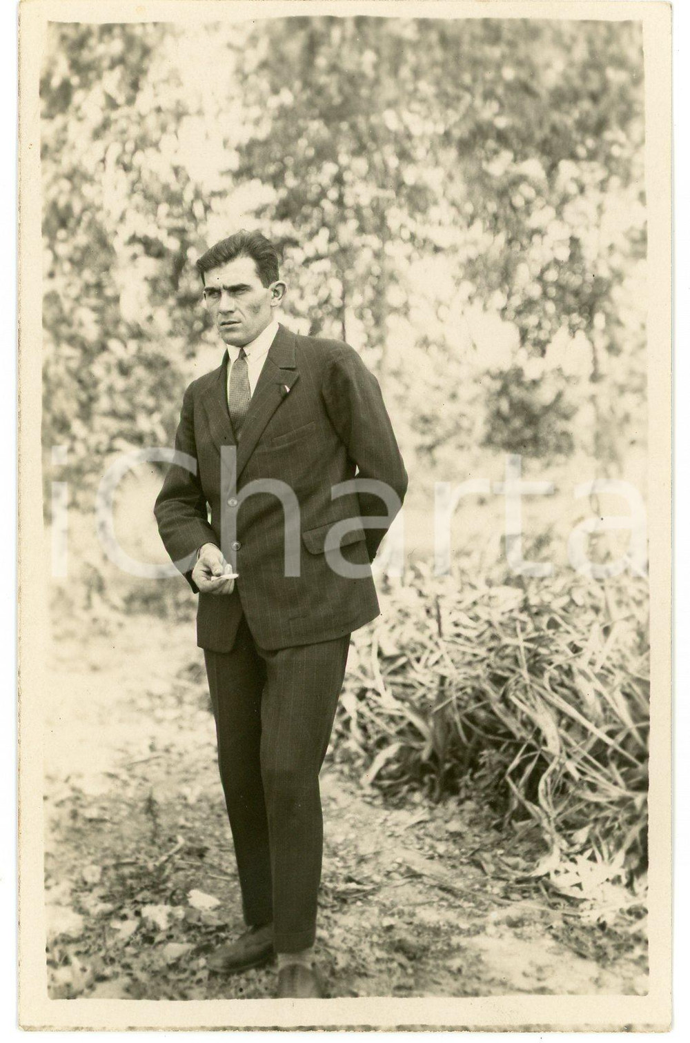 1930 ca CONGO BELGE - Portrait d'homme en costume formel - Photo 9x14 cm Fotografia d'epoca, in formato cartolina postale. GOOD/buono  Formato: 9x14 cm originale e autentica 1