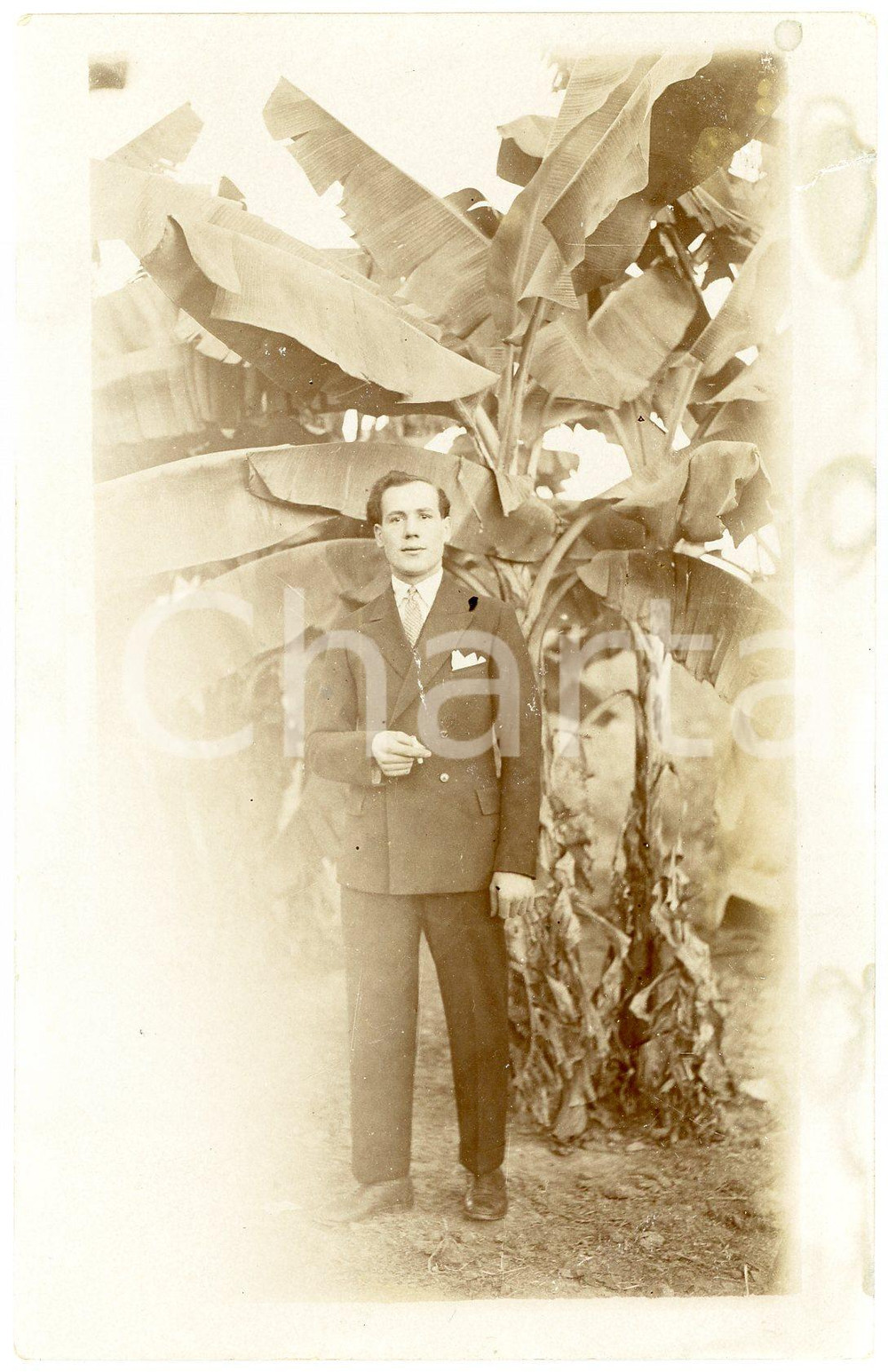 1925 ca CONGO BELGE - Portrait de Joseph CHADRIN - Photo 9x14 cm Fotografia originale d'epoca, in formato cartolina postale, con didascalia manoscritta al verso. FAIR/discreto difetti di stampa Formato: 9x14 cm originale e autentica 1