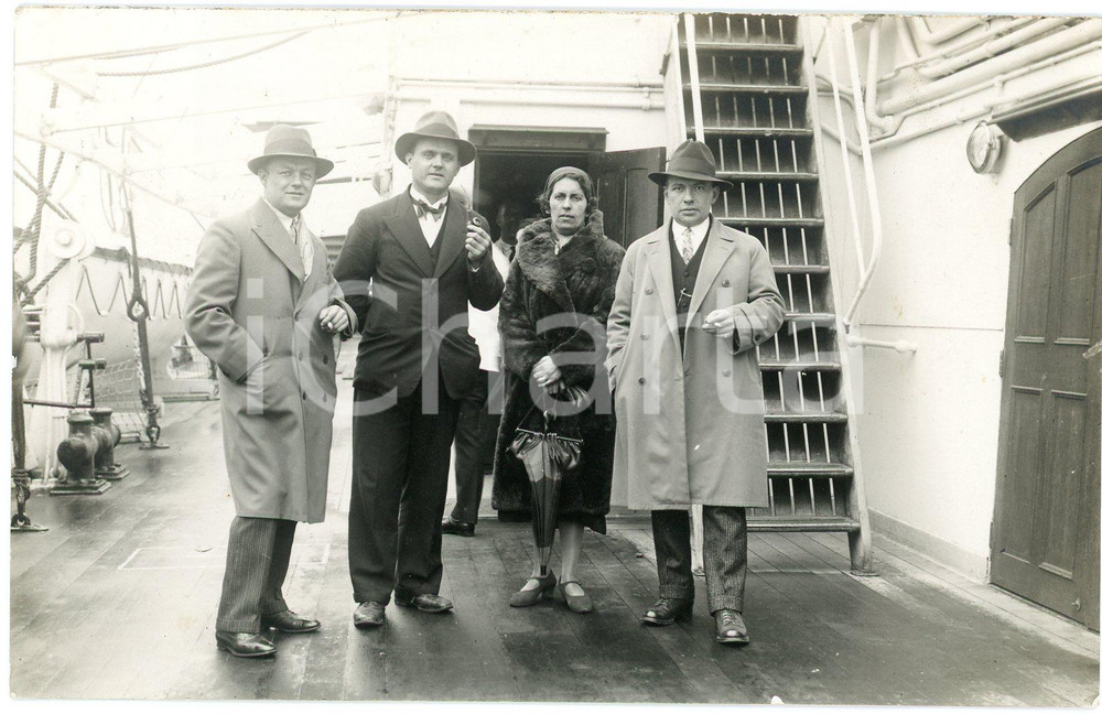 1930 ca CONGO BELGE - Groupe en bateau - Photo 14x9 cm Fotografia d'epoca, in formato cartolina postale. GOOD/buono  Formato: 14x9 cm originale e autentica 1