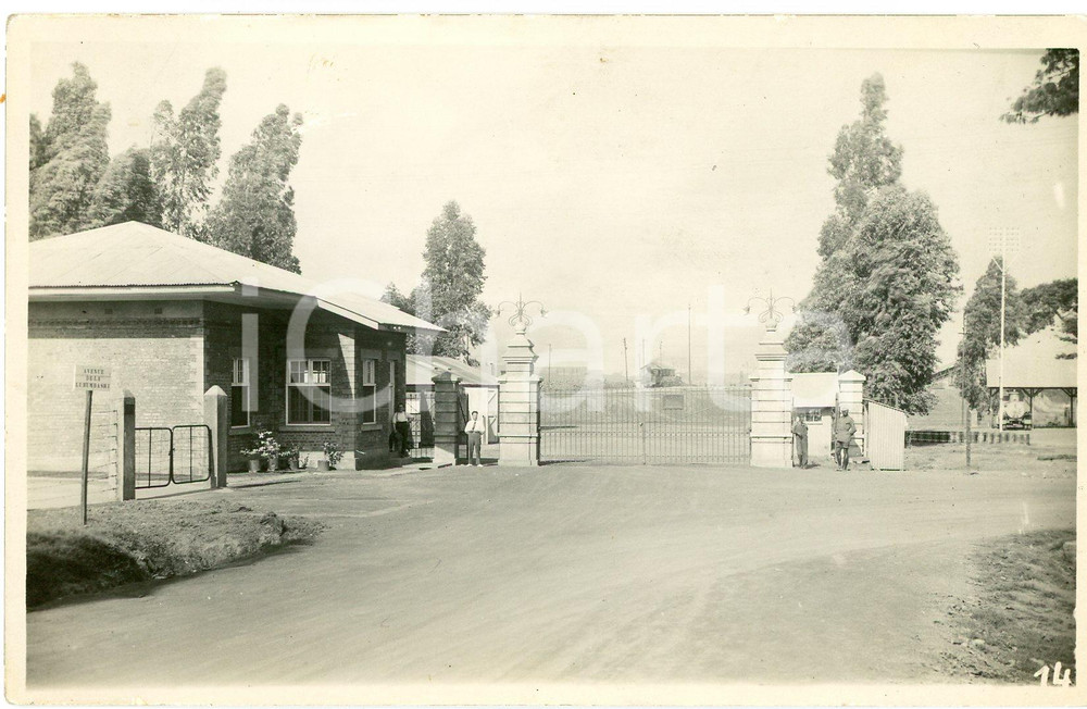 1930 ca CONGO BELGE KATANGA - Entrée Usines Union Minière *Photo L. GABRIEL 14 Fotografia originale d'epoca, in formato cartolina postale.FOTOGRAFO: L&eacute;opold Gabriel - Panda - Katanga  GOOD/buono  Formato: 14x9 cm originale e autentica 1