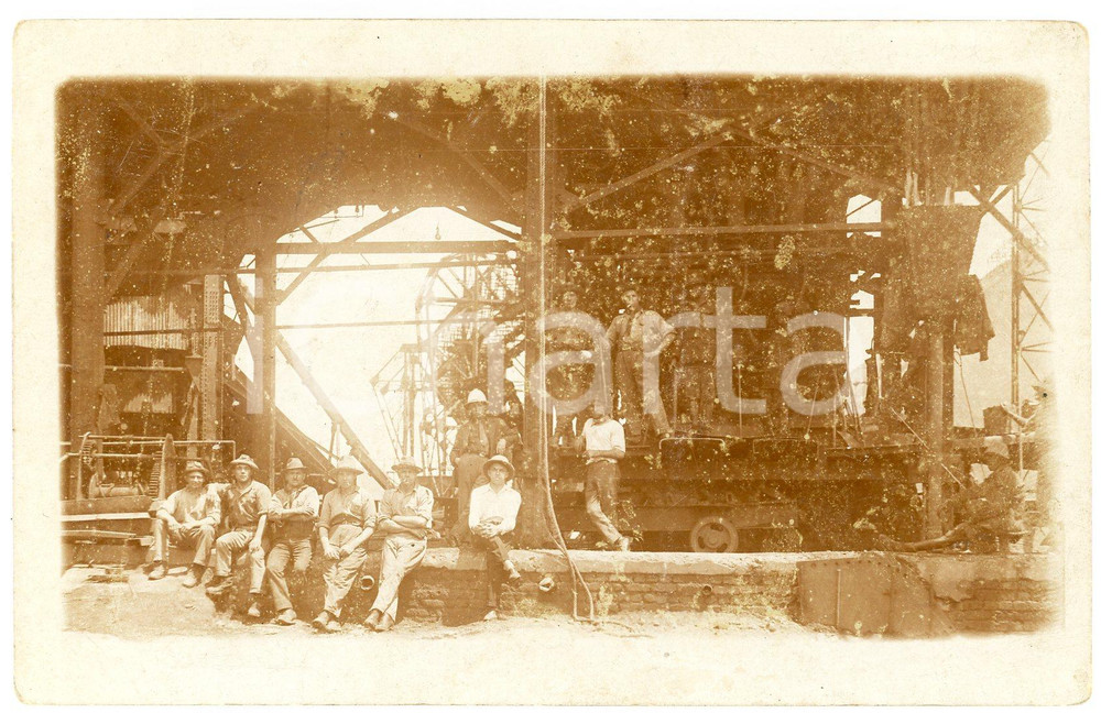 1925 ca CONGO BELGE - Unione Minière LUBUMBASHI Ateliers de montage - Photo 9x14 Fotografia d'epoca, in formato cartolina postale. POOR/danneggiato difetti di stampa; sovraimpressione al lato sinistro Formato: 14x9 cm originale e autentica 1