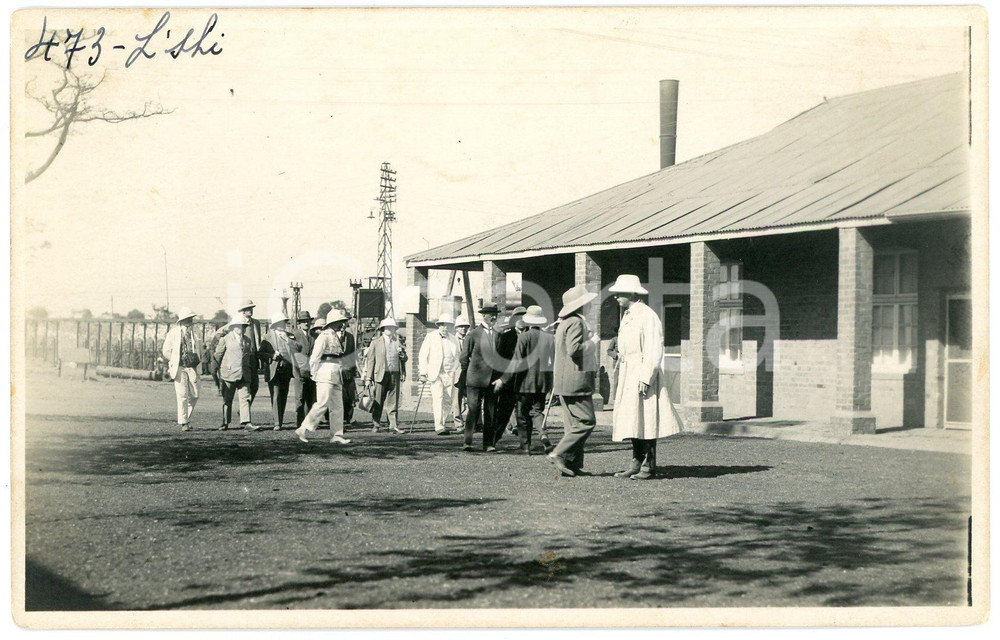 1928 CONGO BELGE Visite Roi Albert Ier Reine Elisabeth - Photo GABRIEL 473 Fotografia originale d'epoca, scattata durante la visita dei sovrani Alberto I ed Elisabetta del Belgio in Congo.FOTOGRAFO: L&eacute;opold Gabriel  GOOD/buono  Formato: 14x9 cm originale e autentica 1