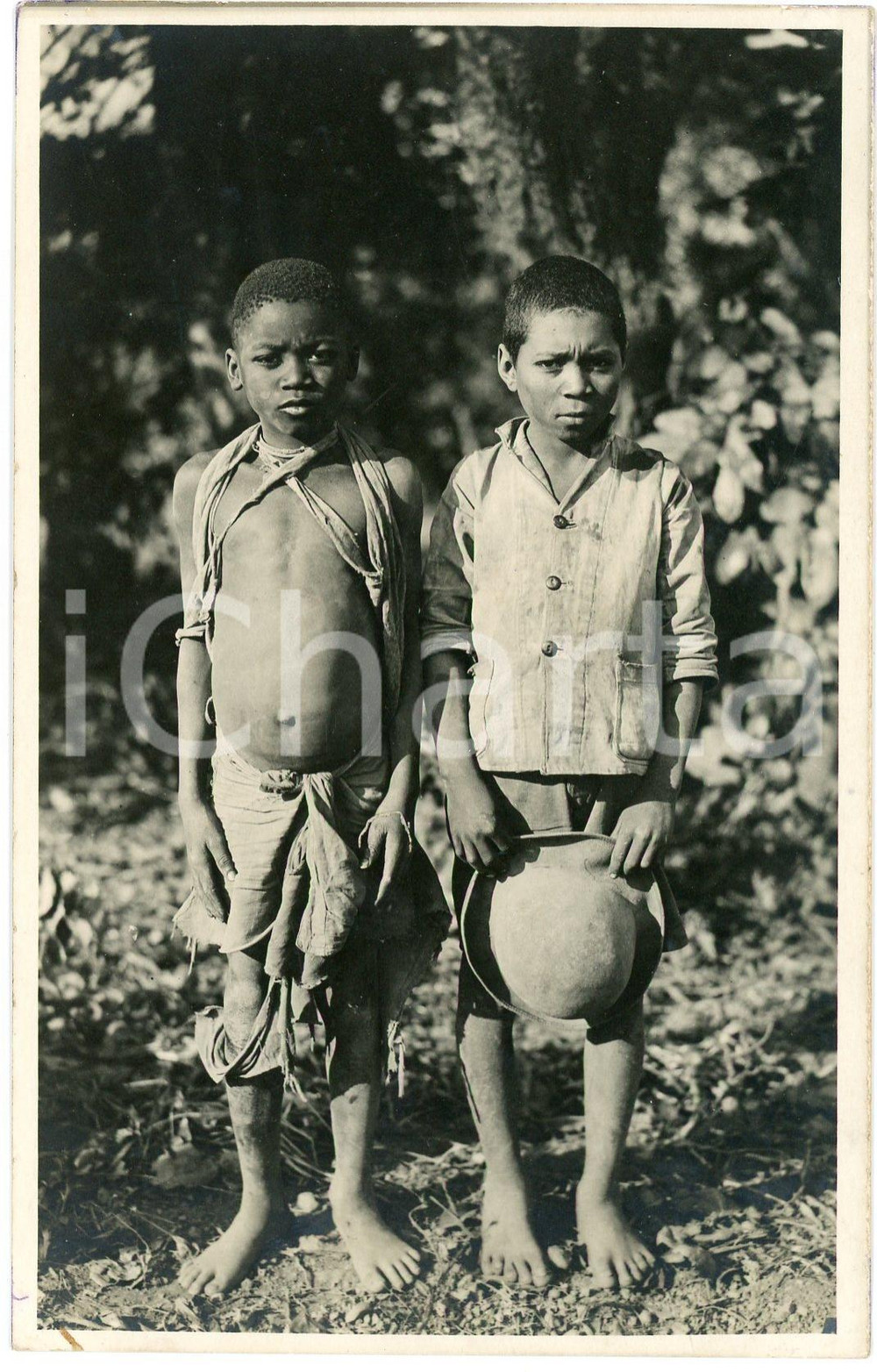 1930 ca CONGO BELGE KATANGA Enfant noir et métis (2) Photo Léopold GABRIEL 333 Fotografia originale d'epoca, con timbro del fotografo al verso.FOTOGRAFO: L&eacute;opold Gabriel - Panda - Katanga  GOOD/buono  Formato: 9x14 cm originale e autentica 1