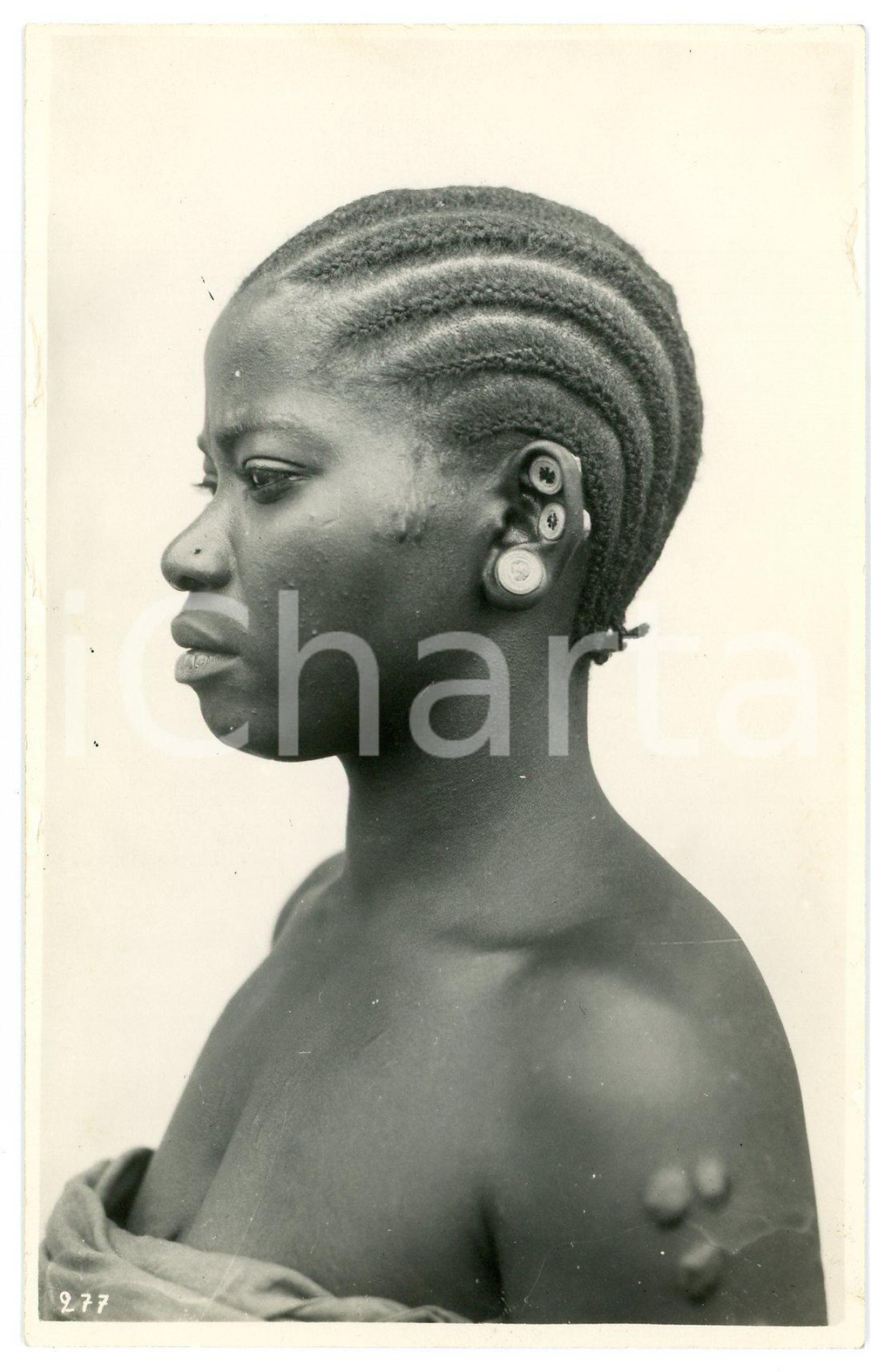 Fotografia d epoca originale 1930 ca CONGO BELGE  Coiffure de femme  Lobes Ã©largis Photo L. GABRIEL 277 1