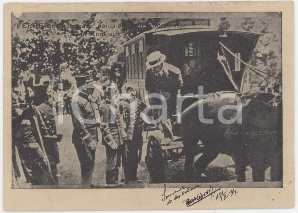 1910 ca BARCELLONA Fortezza di Montjuïc - Arrivo Francisco FERRER per esecuzione  Cartolina postale d'epoca, non viaggiata, realizzata per ricordare la condanna a morte dell'anarchico Francisco Ferrer. FAIR/discreto abrasioni al lato superiore Formato: 14x9 cm originale e autentica 1