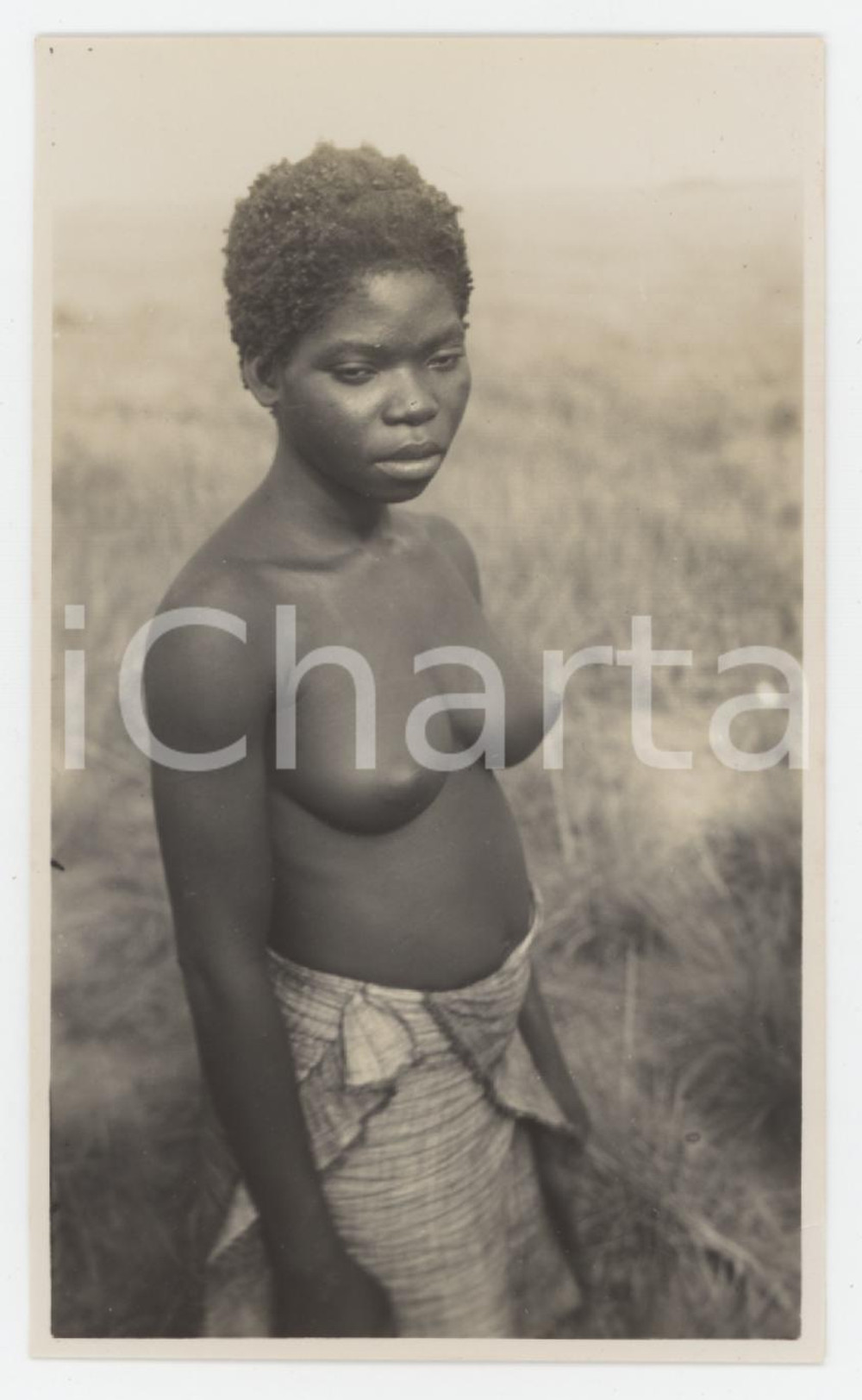 1940 ca CONGO BELGE - AFRIQUE Naked girl NU ETHNIQUE Photo 6x11 cm Fotografie d'epoca.  GOOD/buono  Formato: 6x11 originale e autentica 1