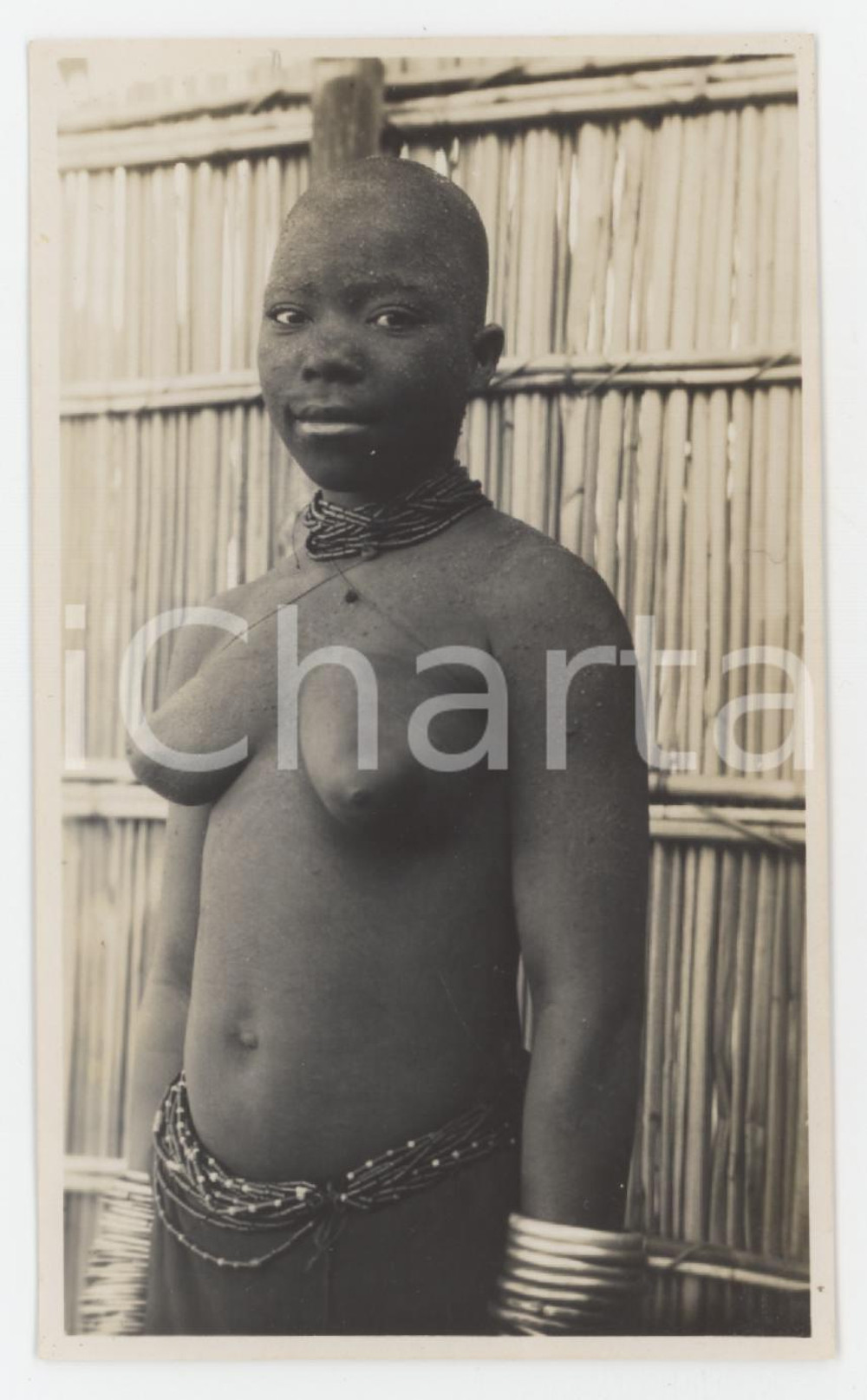 1940 ca CONGO BELGE Nude girl with necklace NU ETHNIQUE Photo 6x11 cm Fotografie d'epoca.  GOOD/buono  Formato: 6x11 originale e autentica 1