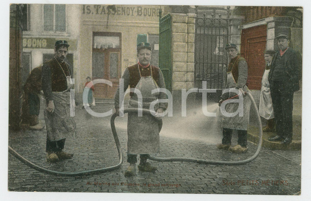 1910 ca BRUXELLES Petits métiers - Marché aux poisson - Nettoyage - Postcard  Cartolina postale d'epoca, non viaggiata.CONDIZIONI: G (minima piegatura angolare)FORMATO: FP    originale e autentica 1