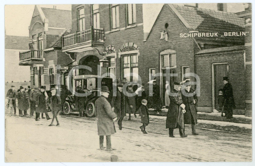 1920 ca HOEK VAN HOLLAND Prince Hendrick on the site of the SS BERLIN shipwreck Cartolina postale d'epoca, non viaggiata. FAIR/discreto Lievi smussature agli angoli Formato: 14x9 originale e autentica 1