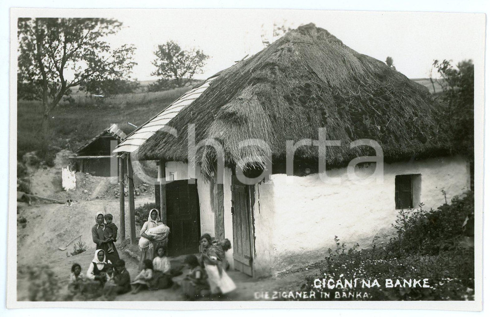 1930 ca BANKA (SLOVAKIA) Ziganer - Gypsies - Photo postcard RPPC 13x8 cm  Fotografia seriale in formato cartolina postale d'epoca, non viaggiata.CONDIZIONI: GFORMATO: 13x8 cm    originale e autentica 1