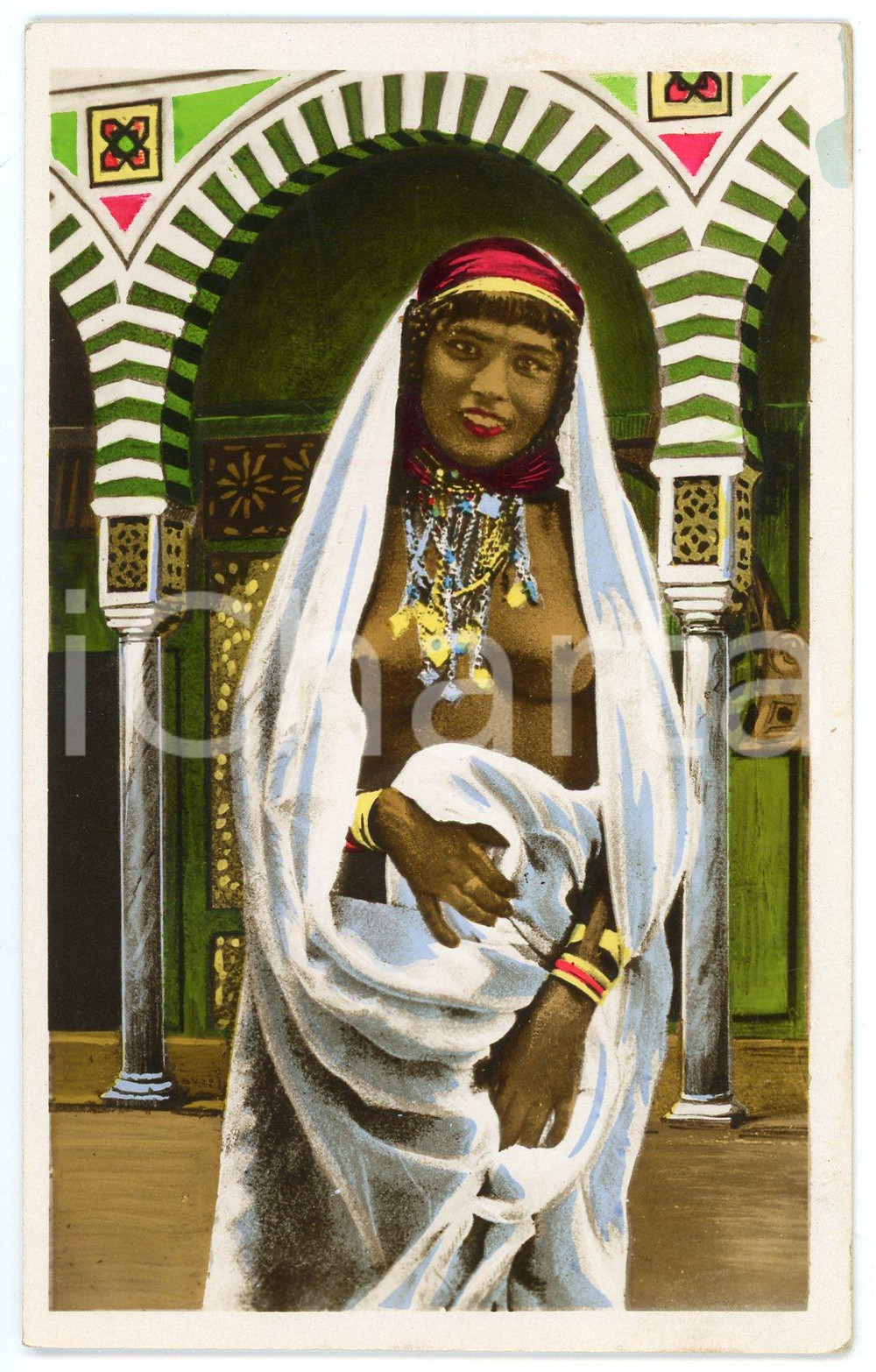 1920 ca ETHNIC NUDE ARAB BeautÃ© Mauresque - Postcard topless 4001  Cartolina postale d'epoca, non viaggiata.CONDIZIONI: F (macchie al verso)FORMATO: FP    originale e autentica 1