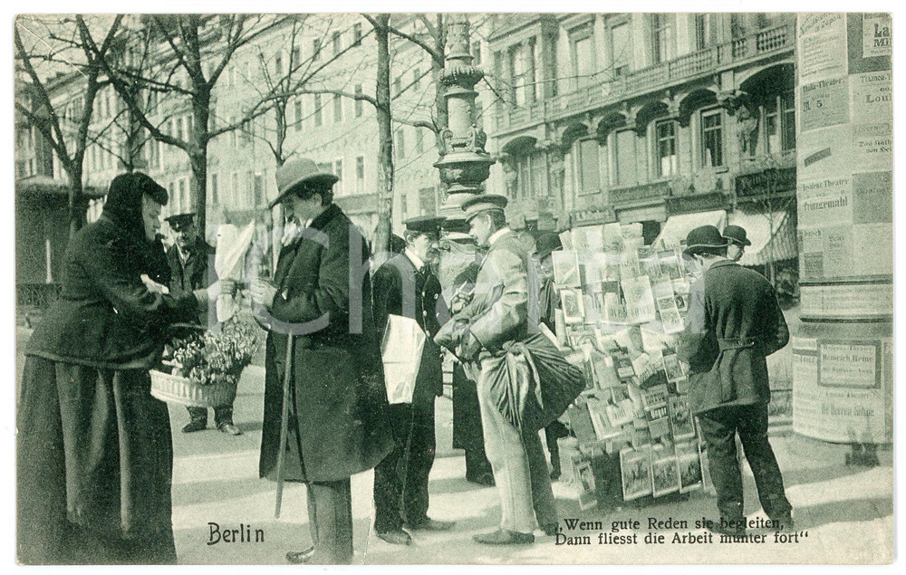 1920 ca BERLIN Zeitungshändler - Newspaper seller - Postcard FP NV  Cartolina postale d'epoca, non viaggiata.CONDIZIONI: GOODFORMATO: FP    originale e autentica 1