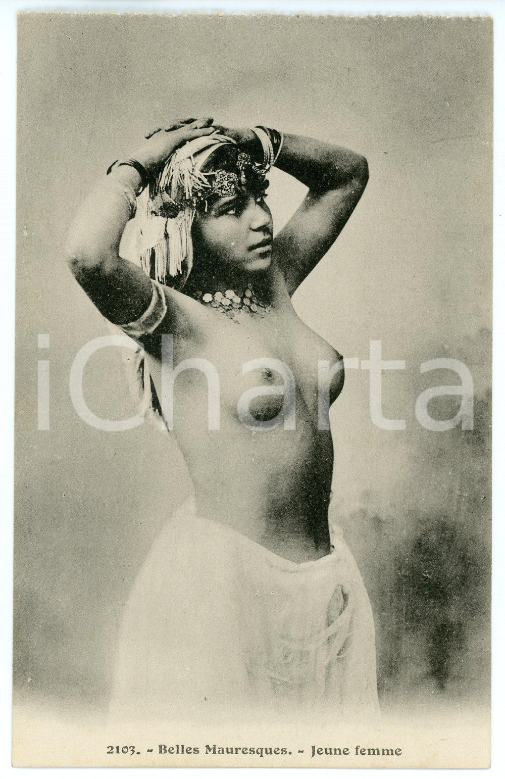1920 ca BELLES MAURESQUES Jeune femme NU ETHNIQUE Carte postale FP NV  Cartolina postale d'epoca, non viaggiata.CONDIZIONI: FAIRFORMATO: FP    originale e autentica 1