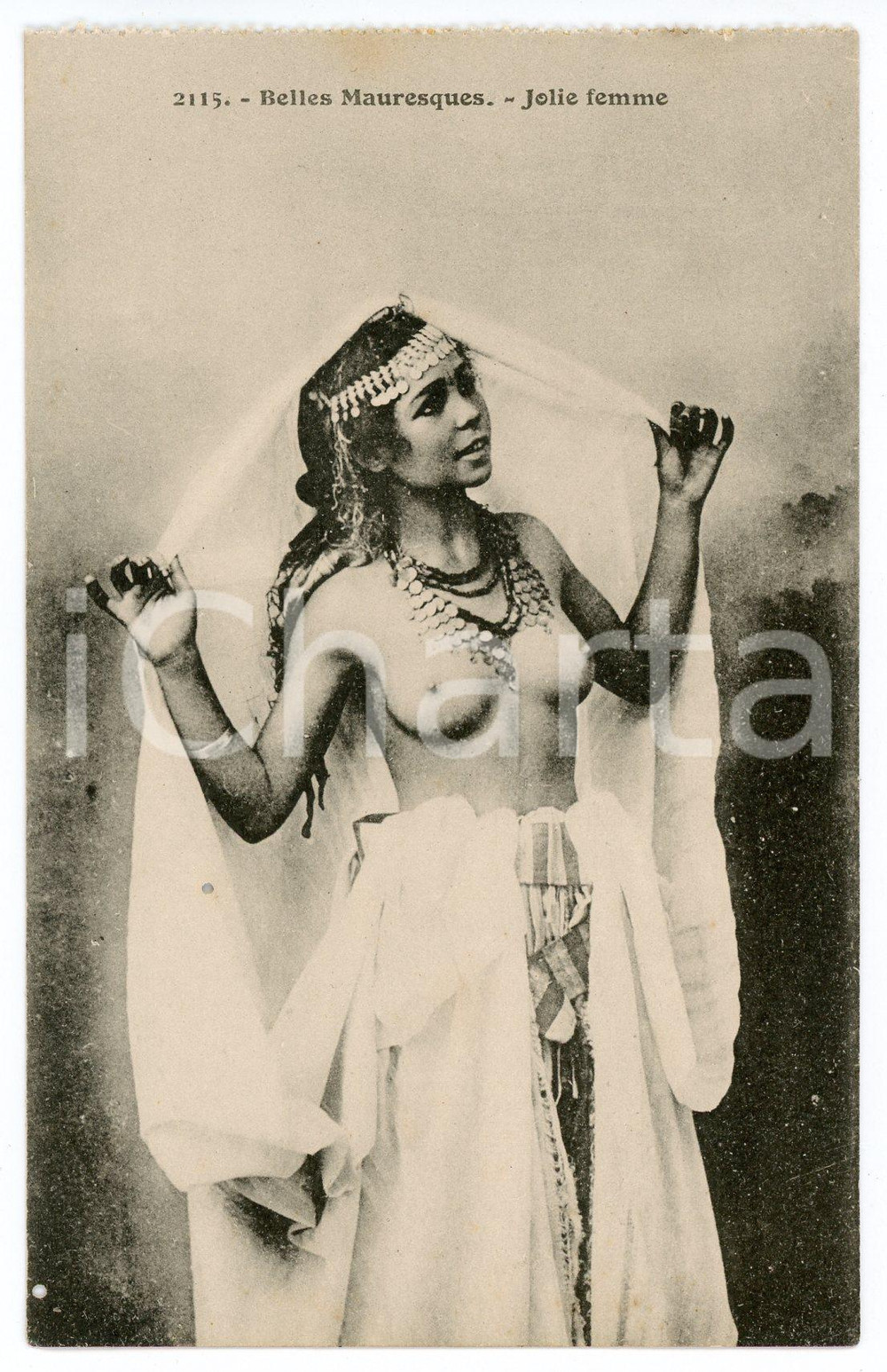 1920 ca BELLES MAURESQUES Jolie femme NU ETHNIQUE Carte postale FP NV  Cartolina postale d'epoca, non viaggiata.CONDIZIONI: FAIRFORMATO: FP    originale e autentica 1