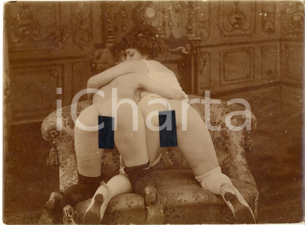 Fotografia d epoca originale 1910 ca VINTAGE EROTIC LESBIAN Two women kissing  RARE Photo 16x12 cm 1